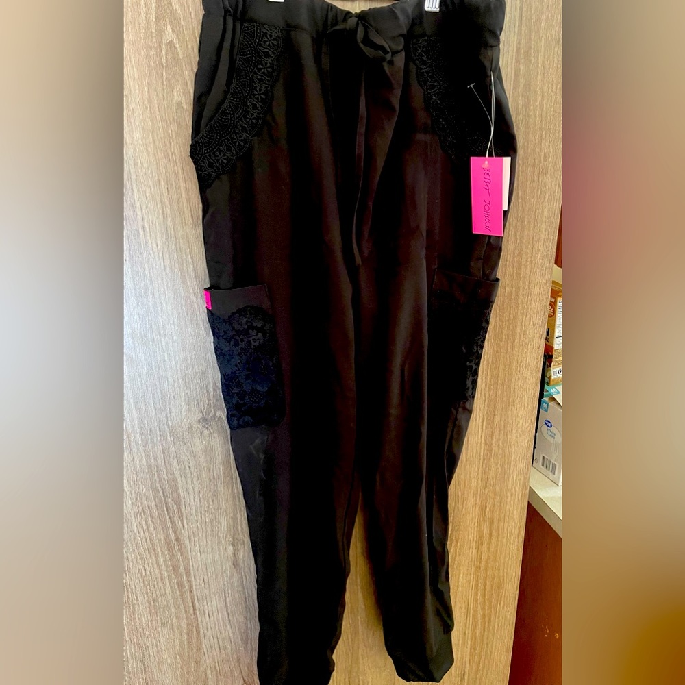Betsey Johnson Jogger Scrub Pants